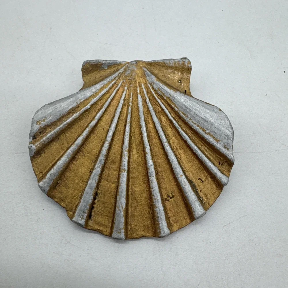 Vintage Metal Shell Brooch Or Pendant Wear Either Way 2